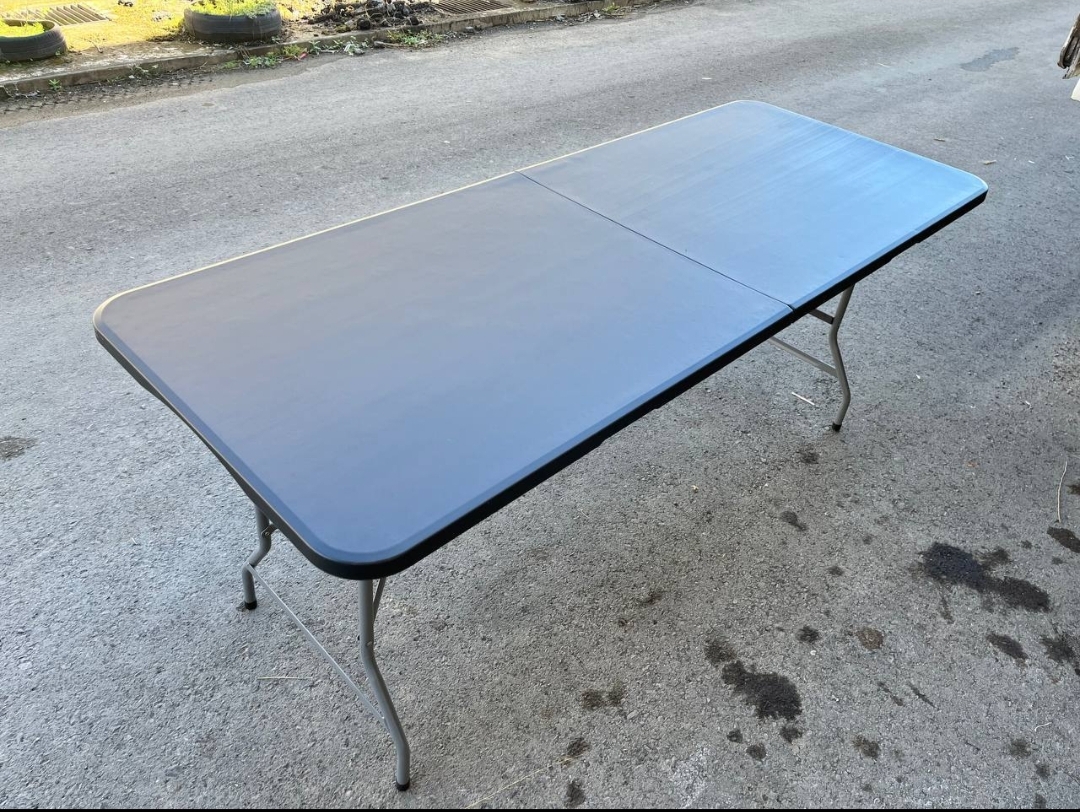 Plastik folding table 2x6(black color)