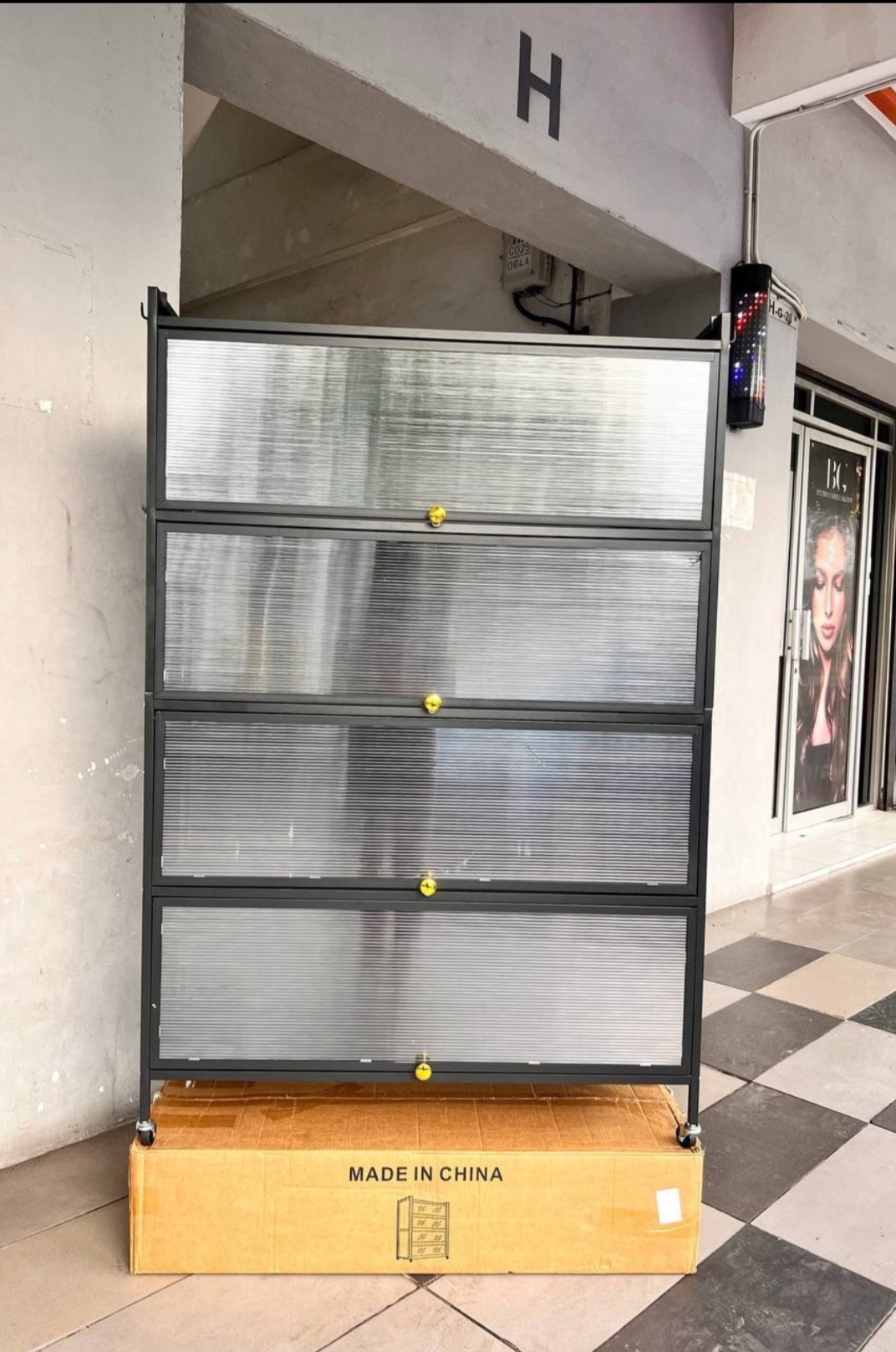4 doors cabinet dustproof stainless 97cm x 32cm X 147cm
